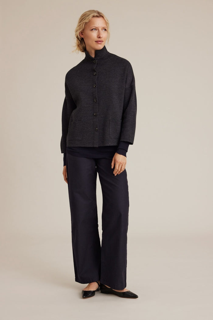 Sibin Linnebjerg - Spring - Grå