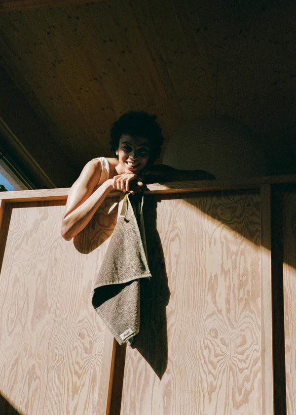 Aiayu - Linen Guest Towel - 30x50 - Earth