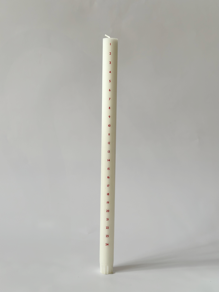 ÅBENLYS - Kalenderlys Ø2,2 cm - Røde tal