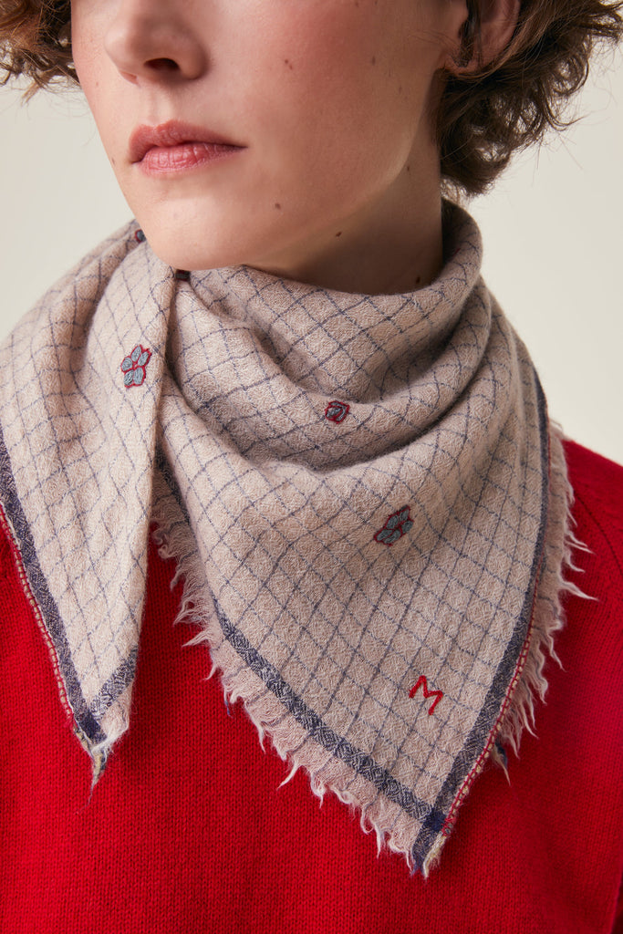 Moismont - Idol Scarf N. 850 - Embroidery Tragedy