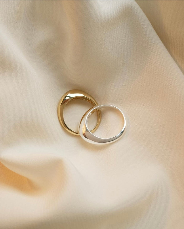PERNILLE CORYDON - GLOBE RING - FORGYLDT