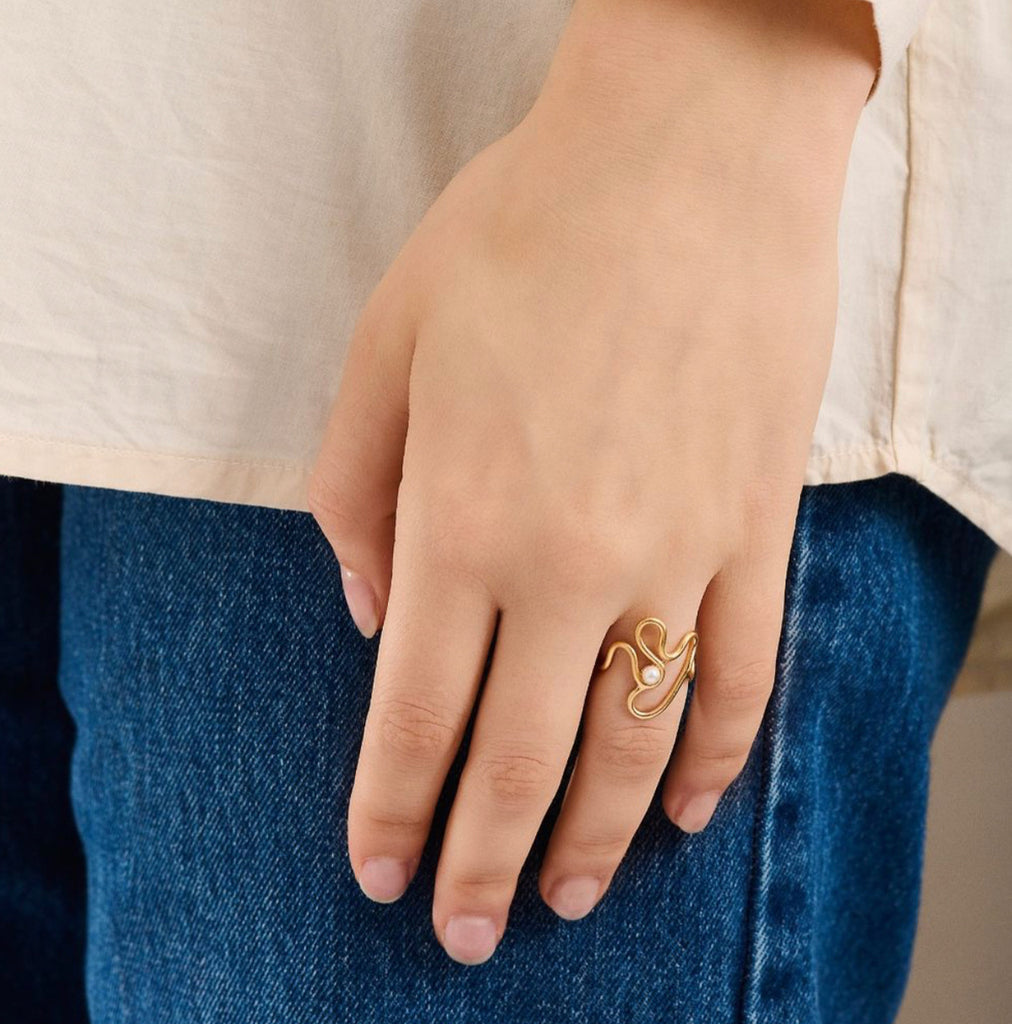 PERNILLE CORYDON - BAY PEARL RING FORGYLDT