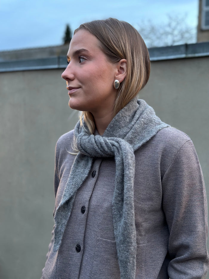 Sibin Linnebjerg - Tørklæde - Grå