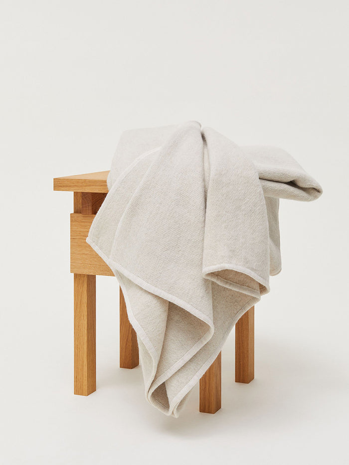 Aiayu - Edvin Wool Throw - Albicant